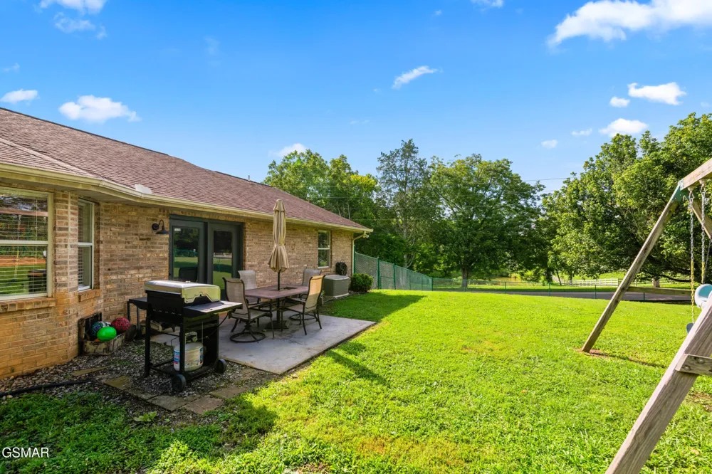 1301 Snappwood Drive Sevierville, TN 37862