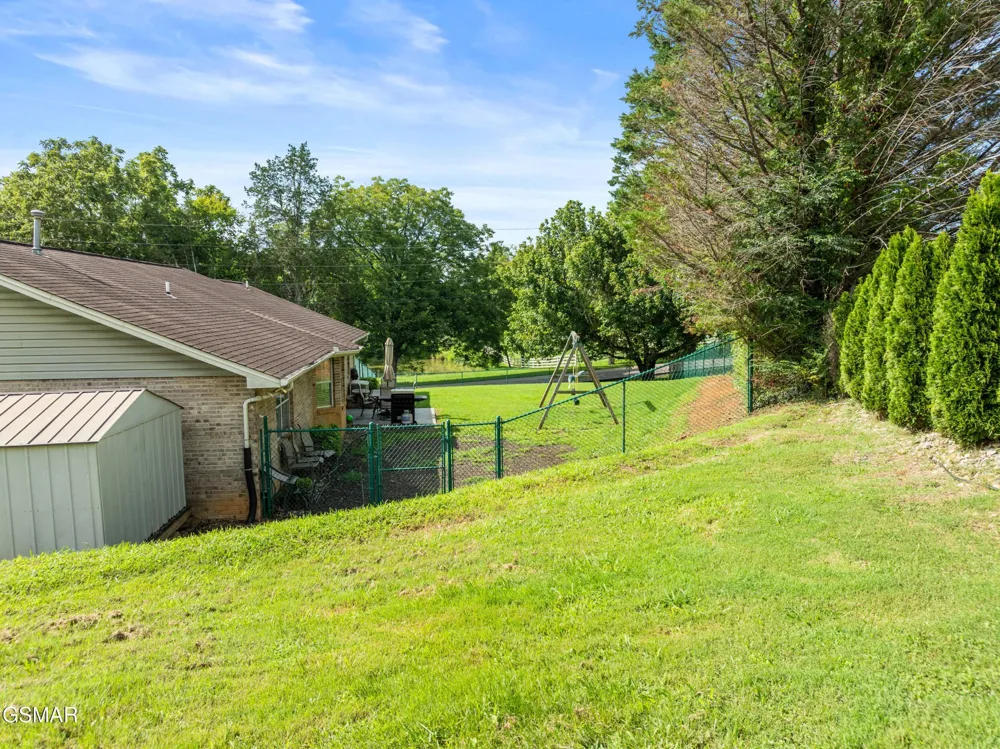 1301 Snappwood Drive Sevierville, TN 37862