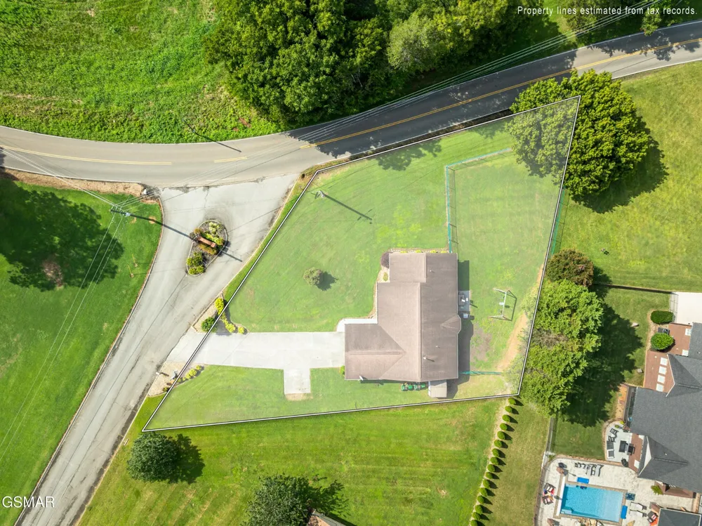 1301 Snappwood Drive Sevierville, TN 37862