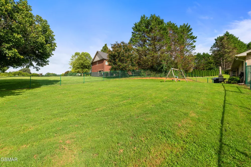 1301 Snappwood Drive Sevierville, TN 37862