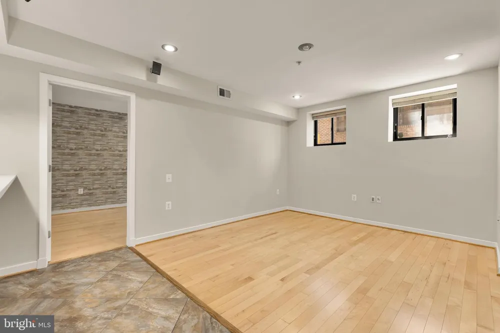 2412 17TH STREET NW #C-03 Washington, DC 20009