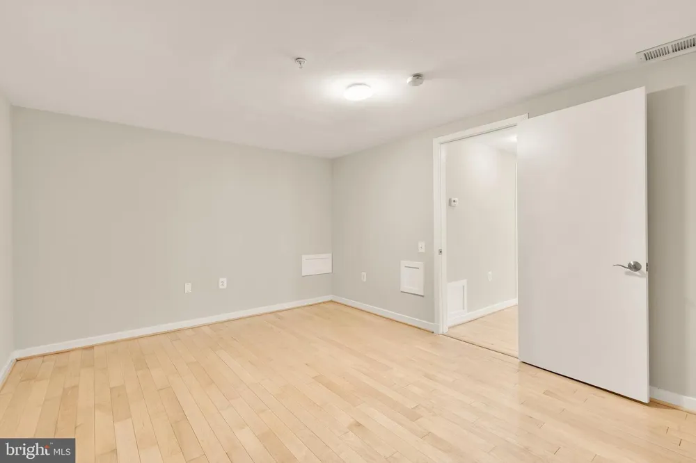 2412 17TH STREET NW #C-03 Washington, DC 20009