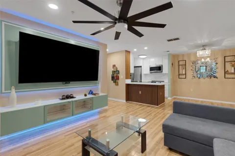 8809 MANOR LOOP #101