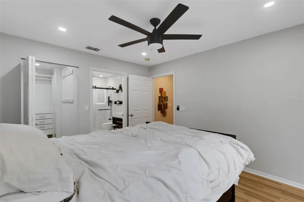 8809 MANOR LOOP #101 Lakewood Ranch, FL 34202