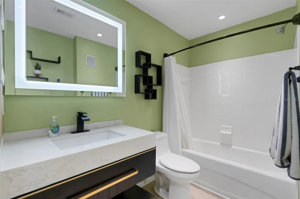 8809 MANOR LOOP #101 Lakewood Ranch, FL 34202