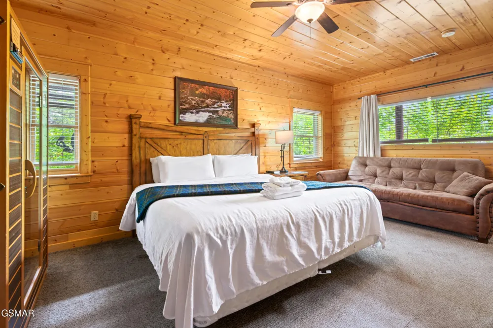 4160 High Ridge Way Sevierville, TN 37862