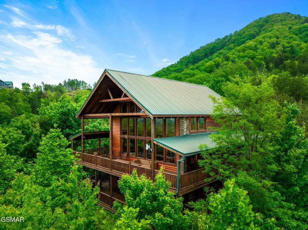 4160 High Ridge Way Sevierville, TN 37862