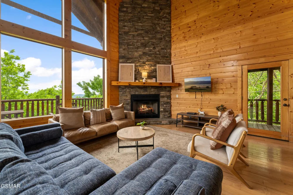 4160 High Ridge Way Sevierville, TN 37862