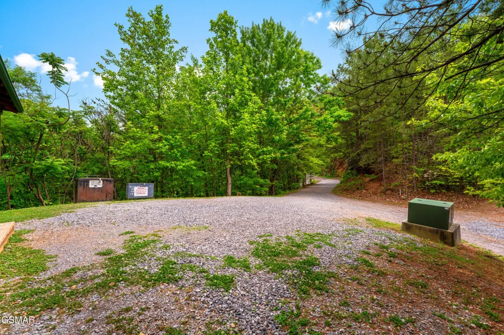 4160 High Ridge Way Sevierville, TN 37862