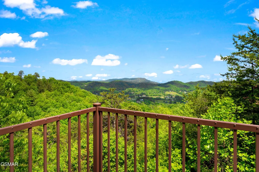4160 High Ridge Way Sevierville, TN 37862