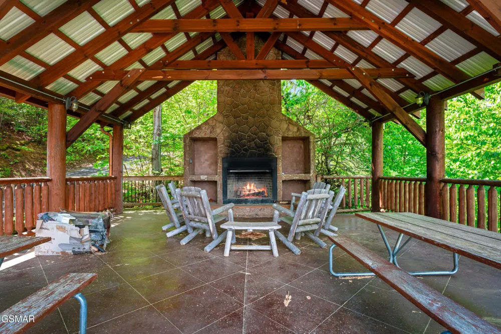 4160 High Ridge Way Sevierville, TN 37862