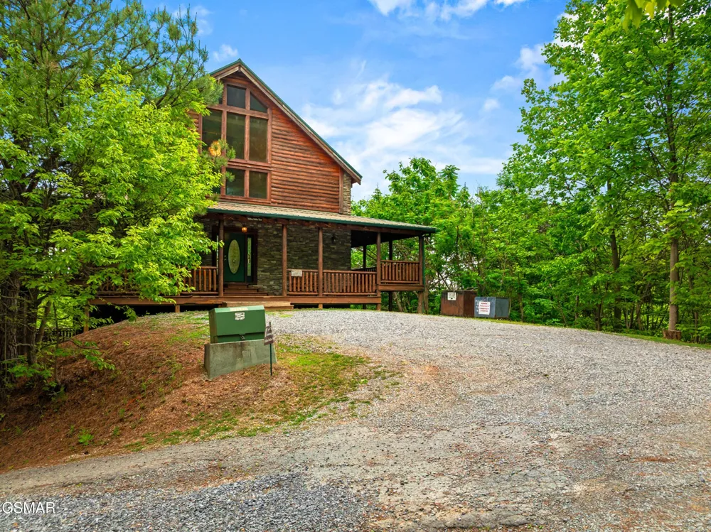 4160 High Ridge Way Sevierville, TN 37862