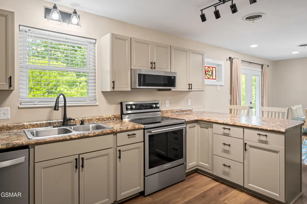 1103 Mayors Drive Sevierville, TN 37862