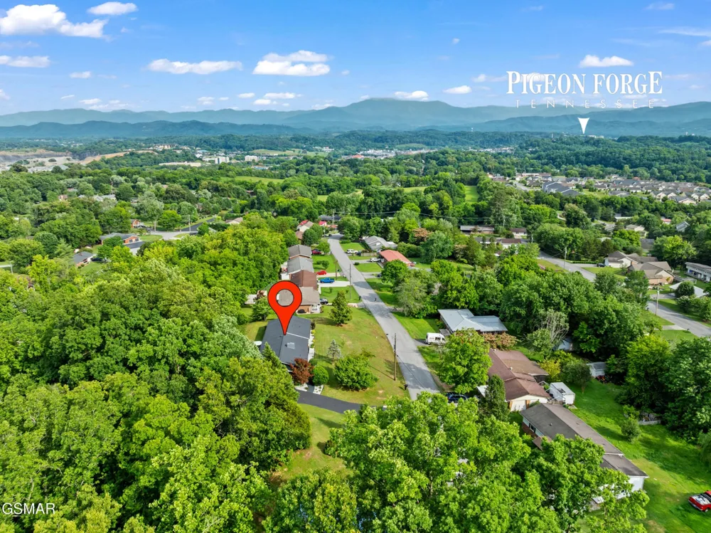 1103 Mayors Drive Sevierville, TN 37862