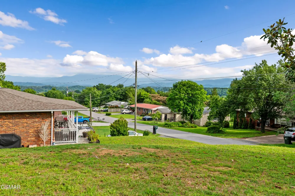 1103 Mayors Drive Sevierville, TN 37862