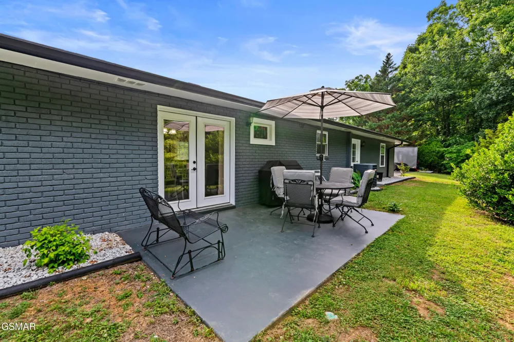 1103 Mayors Drive Sevierville, TN 37862