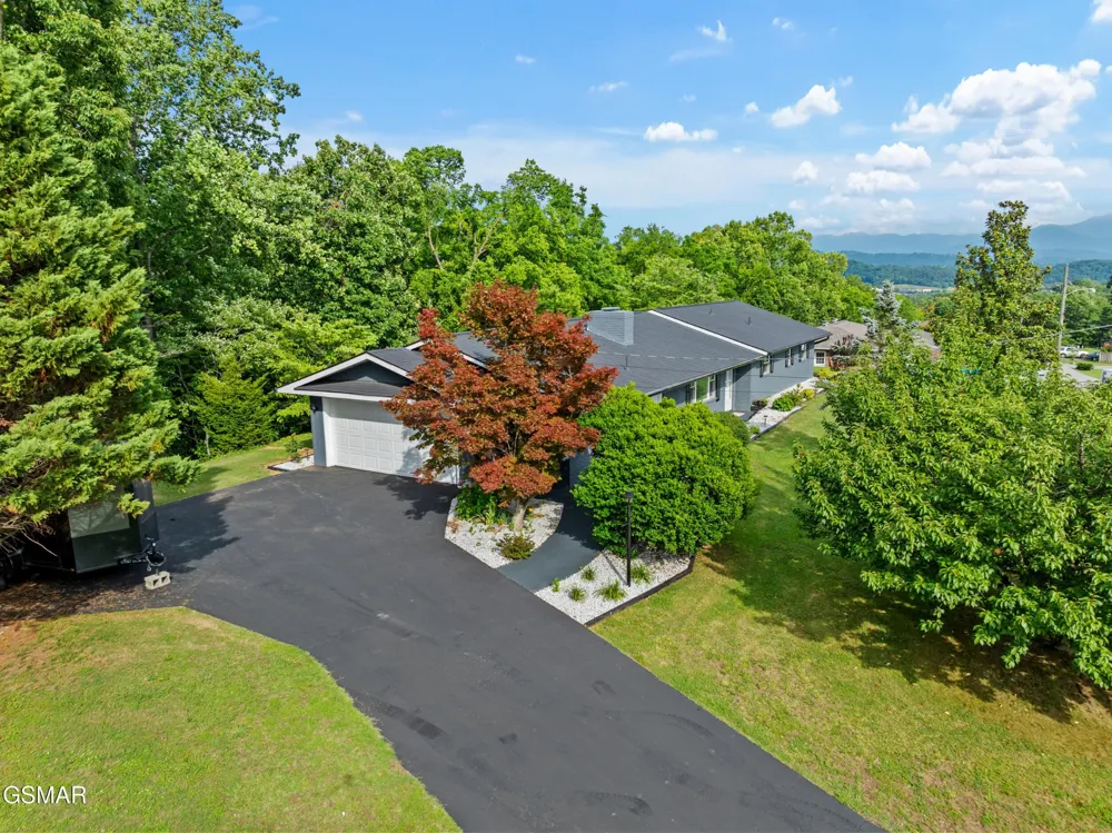 1103 Mayors Drive Sevierville, TN 37862