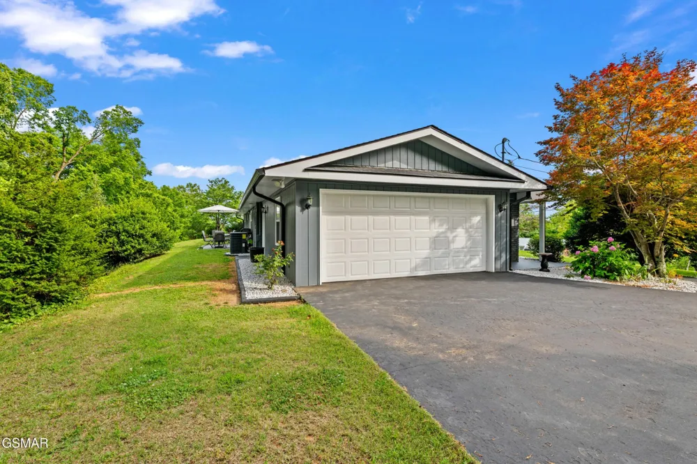 1103 Mayors Drive Sevierville, TN 37862
