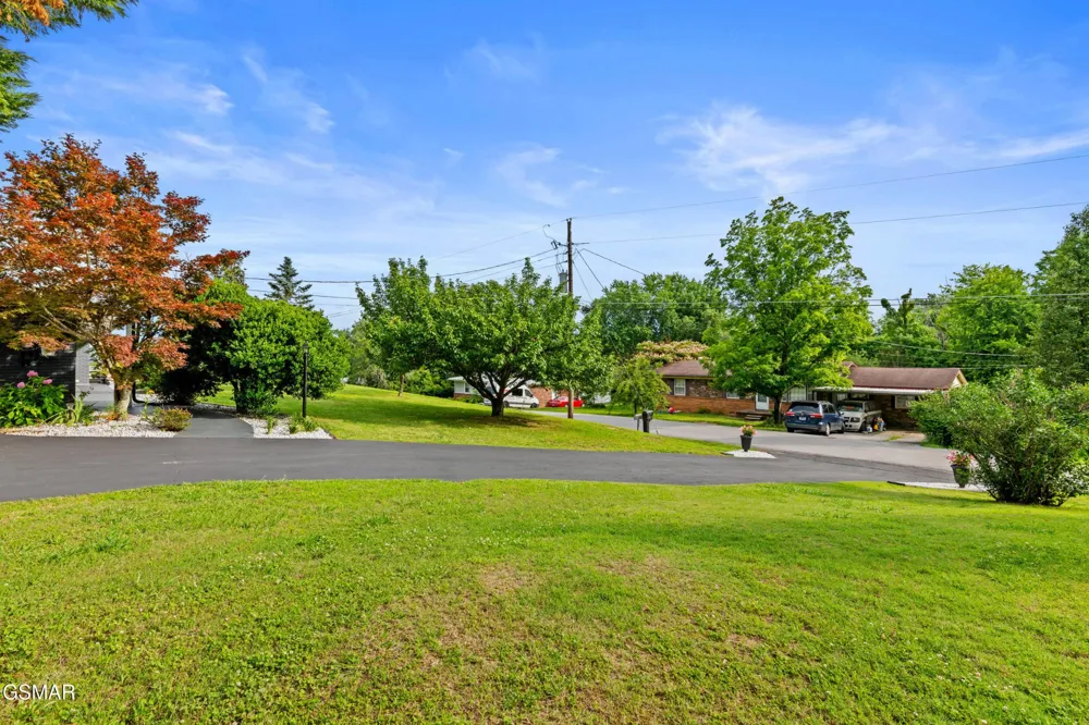 1103 Mayors Drive Sevierville, TN 37862