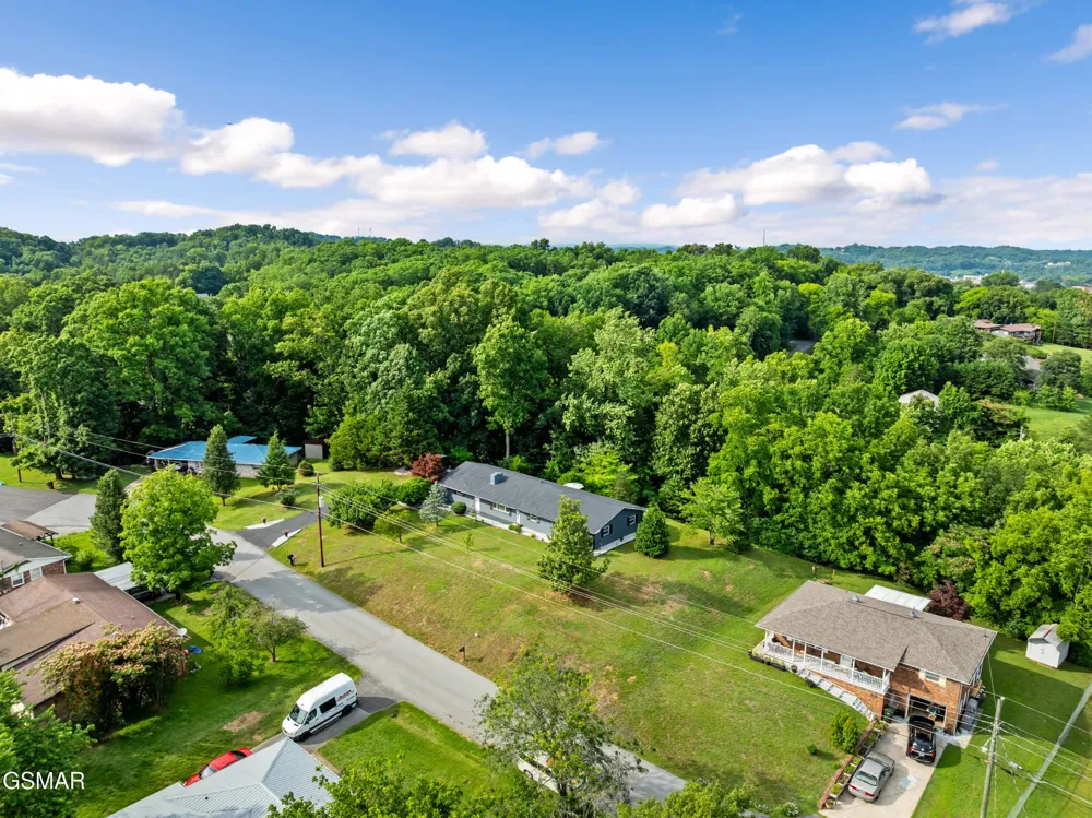 1103 Mayors Drive Sevierville, TN 37862