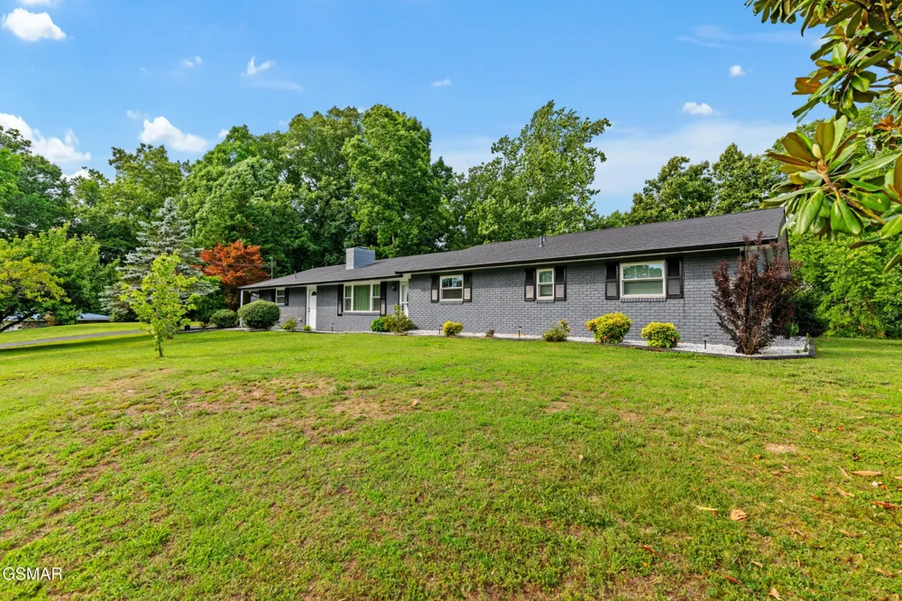 1103 Mayors Drive Sevierville, TN 37862