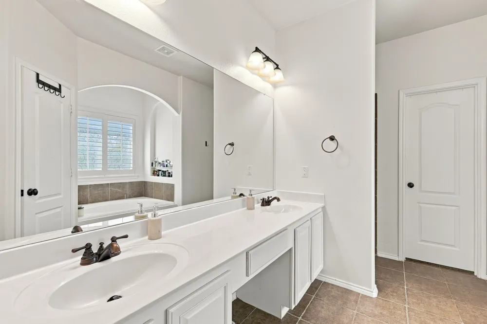 1512 Augusta Drive Savannah, TX 76227