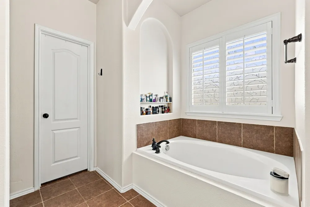 1512 Augusta Drive Savannah, TX 76227