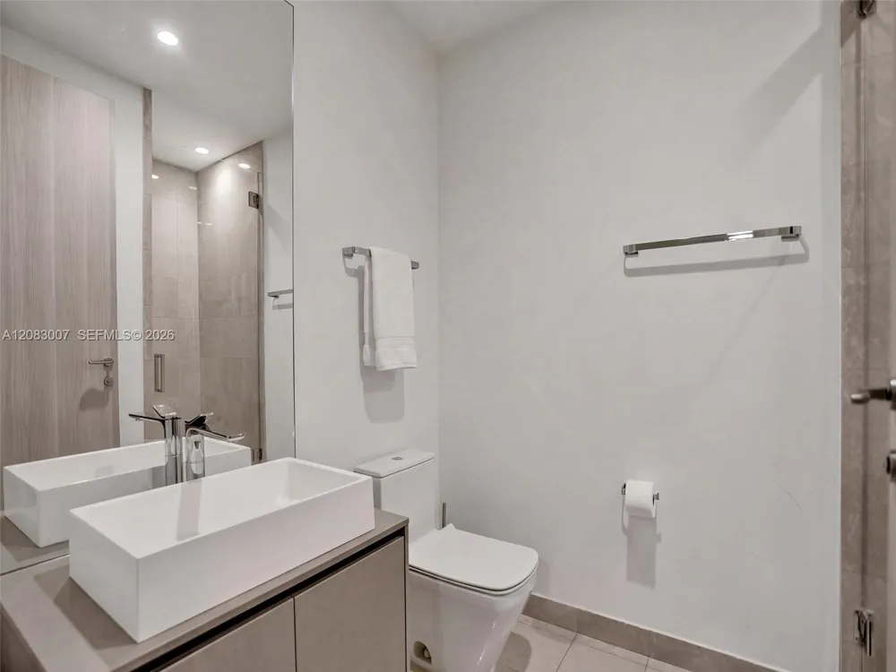 1000 Brickell Plz #PH5103 Miami, FL 33131