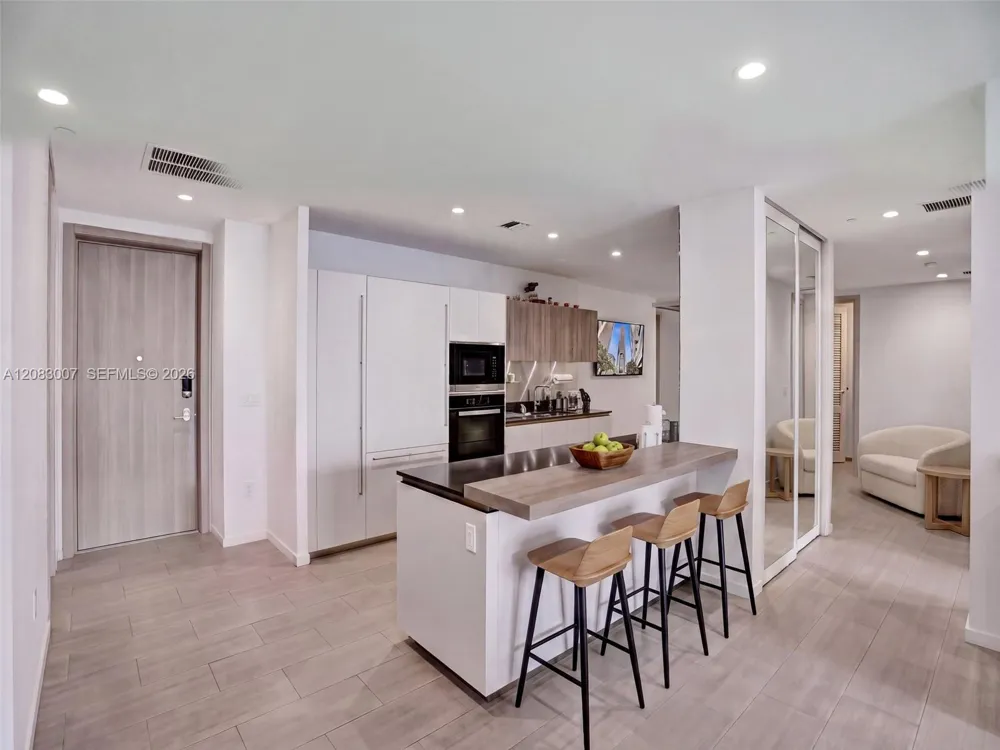 1000 Brickell Plz #PH5103 Miami, FL 33131
