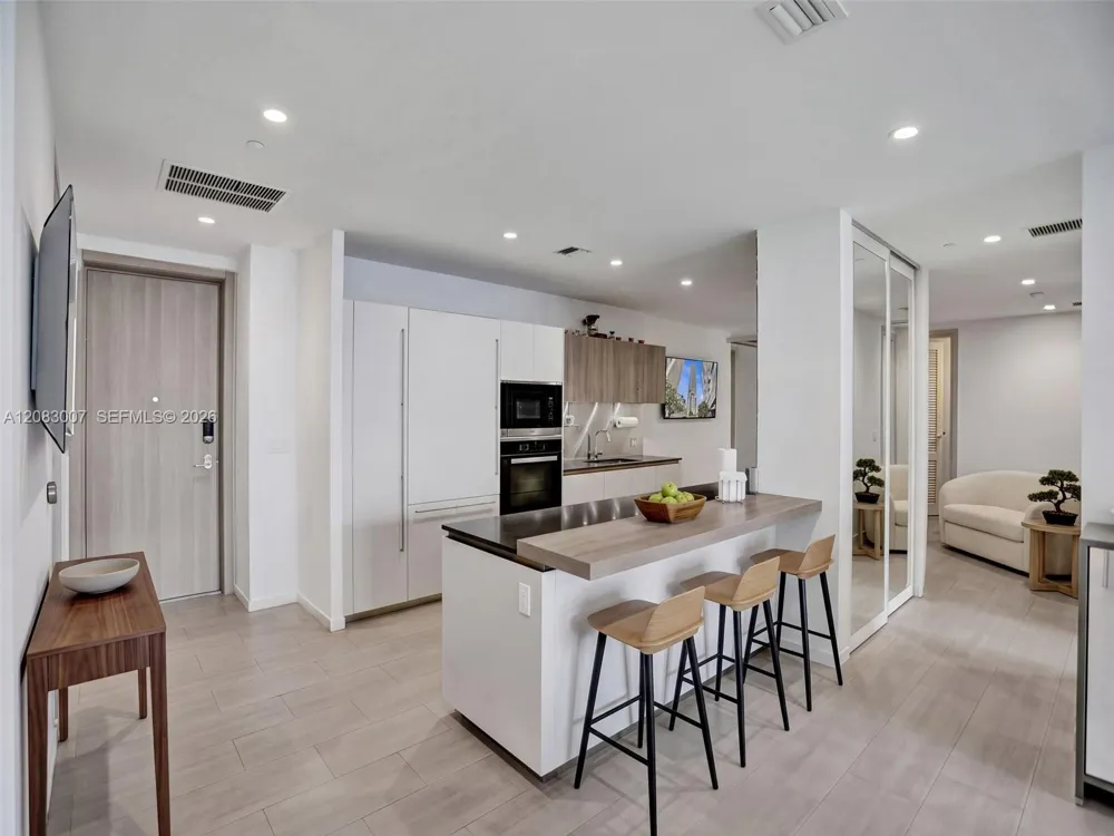1000 Brickell Plz #PH5103 Miami, FL 33131