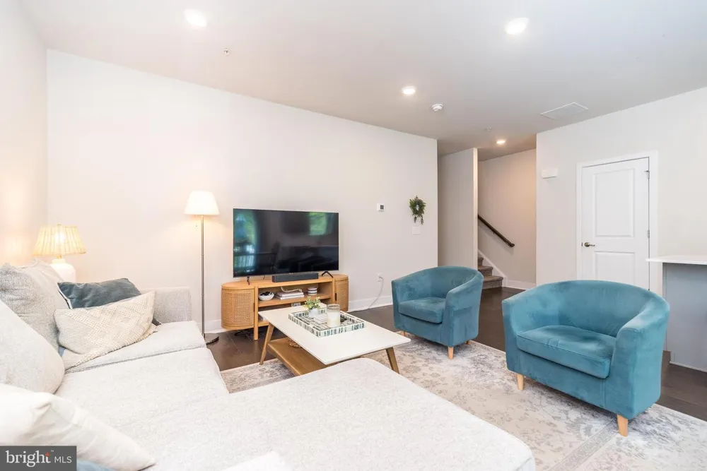 331 FOUNDRY STREET Phoenixville, PA 19460