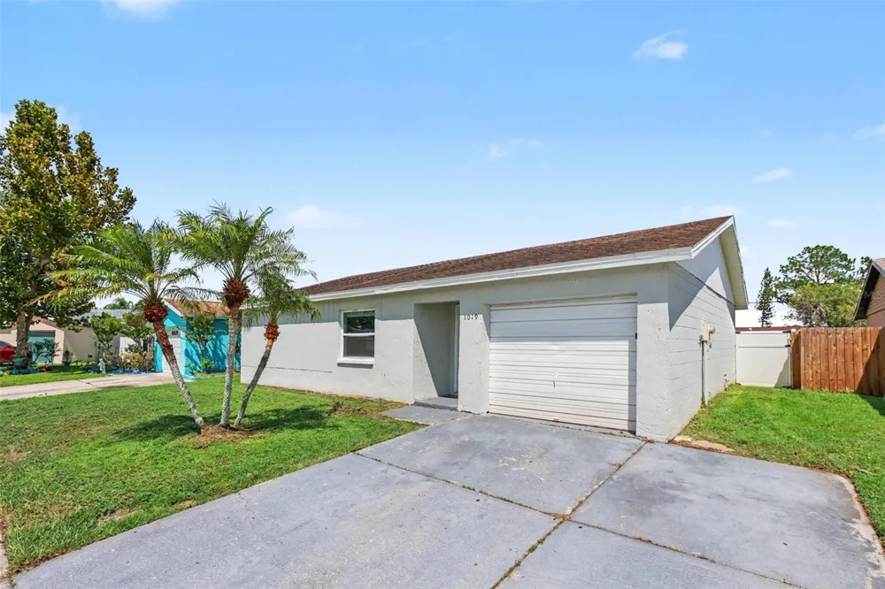 1019 AXLEWOOD CIRCLE Brandon, FL 33511