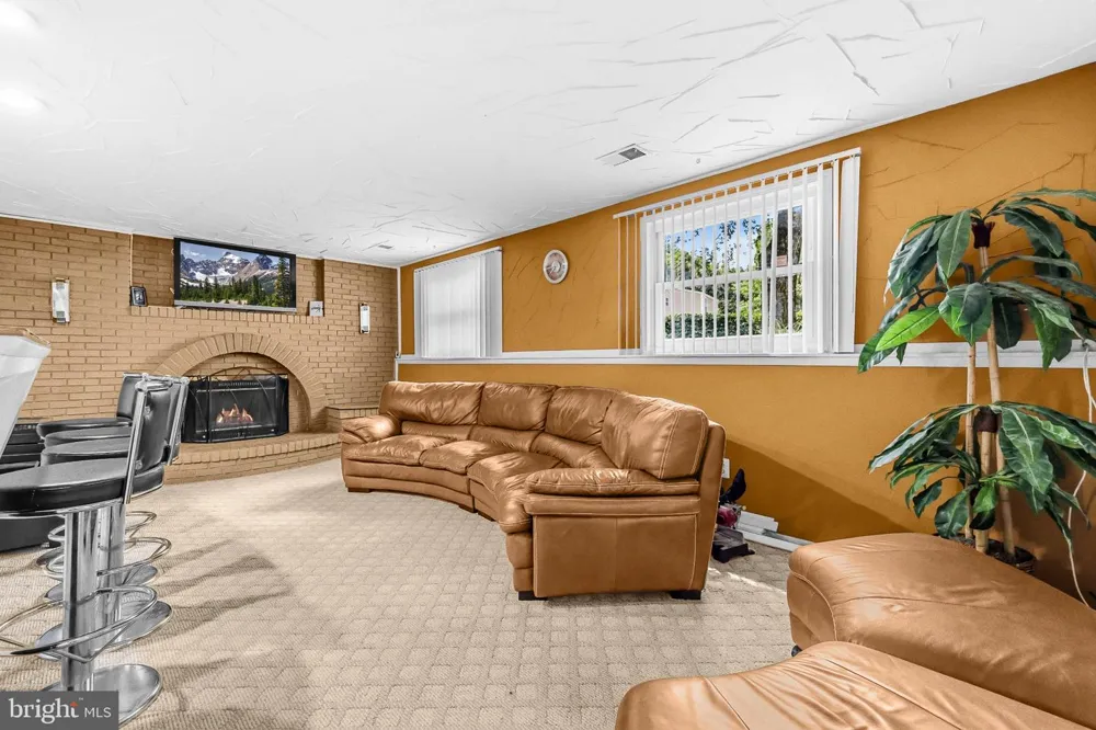 6603 SEWARD ROAD Bowie, MD 20720