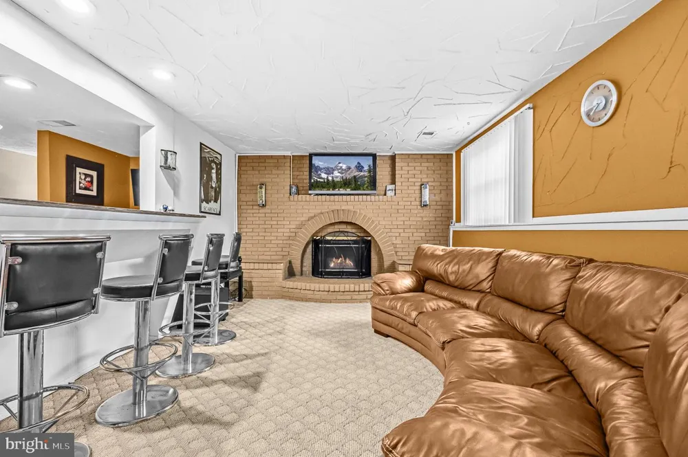 6603 SEWARD ROAD Bowie, MD 20720