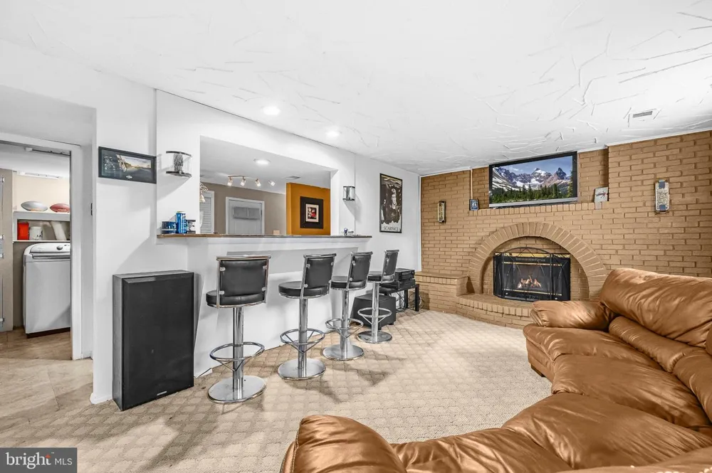 6603 SEWARD ROAD Bowie, MD 20720