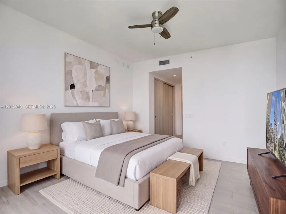 1000 Brickell Plz #PH5103 Miami, FL 33131