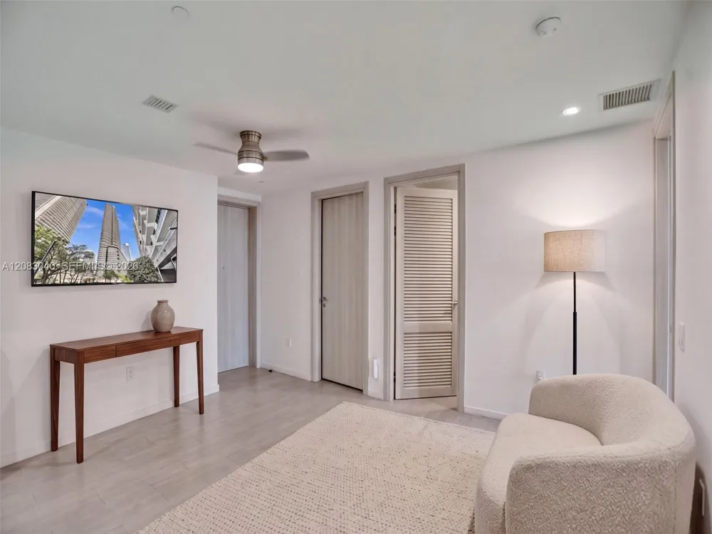 1000 Brickell Plz #PH5103 Miami, FL 33131
