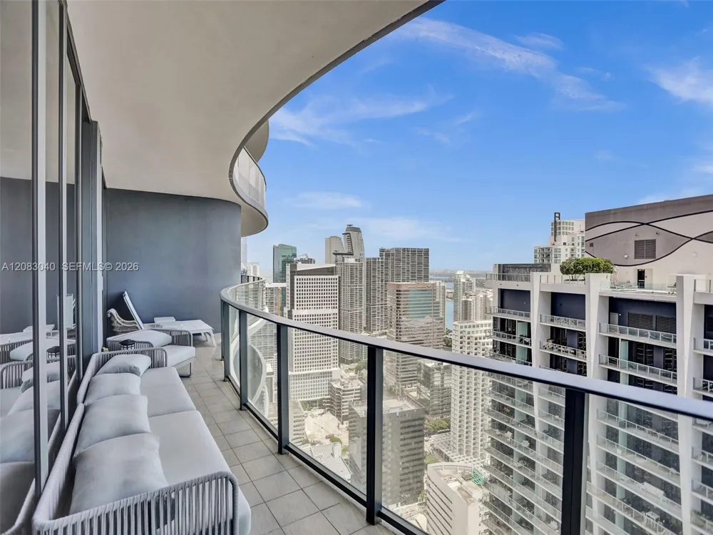 1000 Brickell Plz #PH5103 Miami, FL 33131