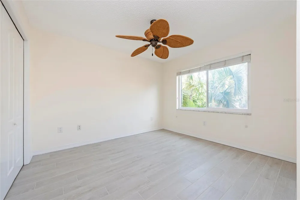 870 HUDSON AVENUE #870 Sarasota, FL 34236
