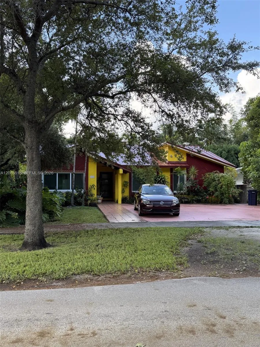 400 Oriole Ave Miami Springs, FL 33166