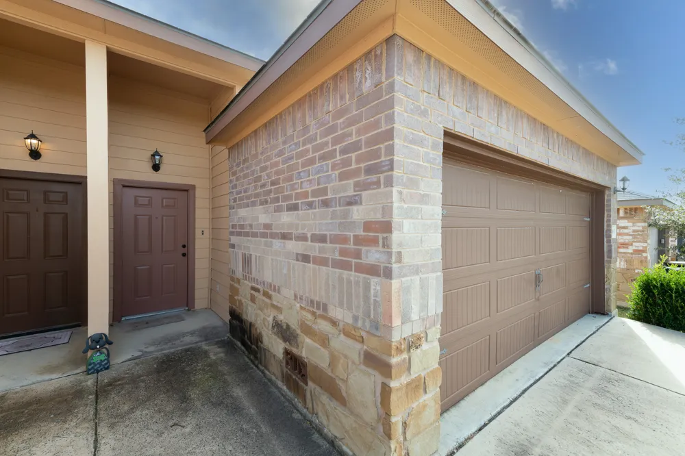 455 JACK RABBIT LANE #B Buda, TX 78610