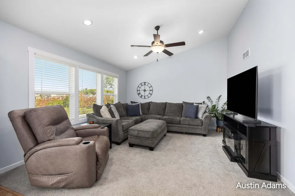 7713 Hawkin Street Allendale, MI 49401