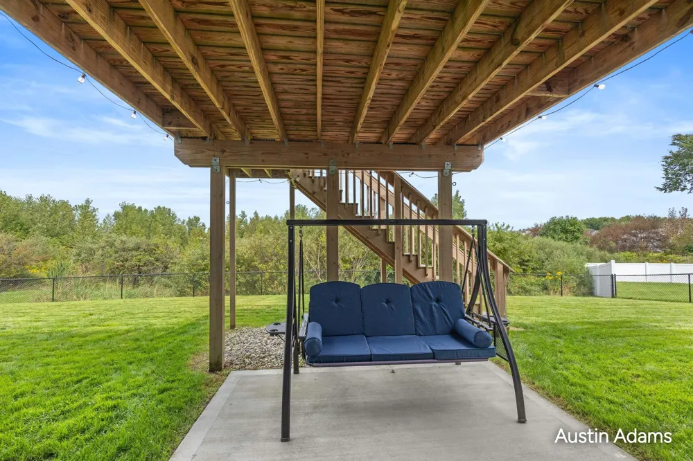 7713 Hawkin Street Allendale, MI 49401