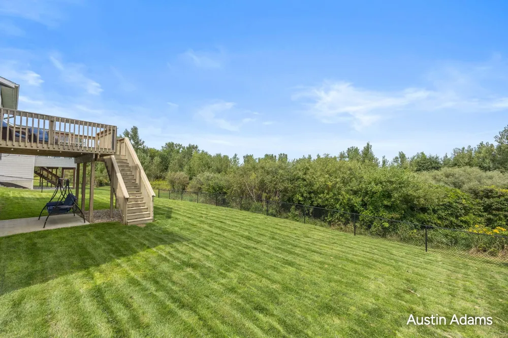 7713 Hawkin Street Allendale, MI 49401