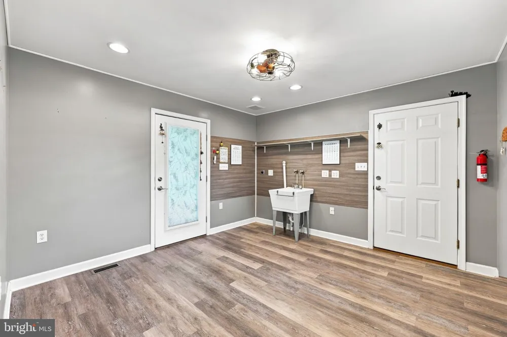 1960 SILER ROAD Winchester, VA 22603