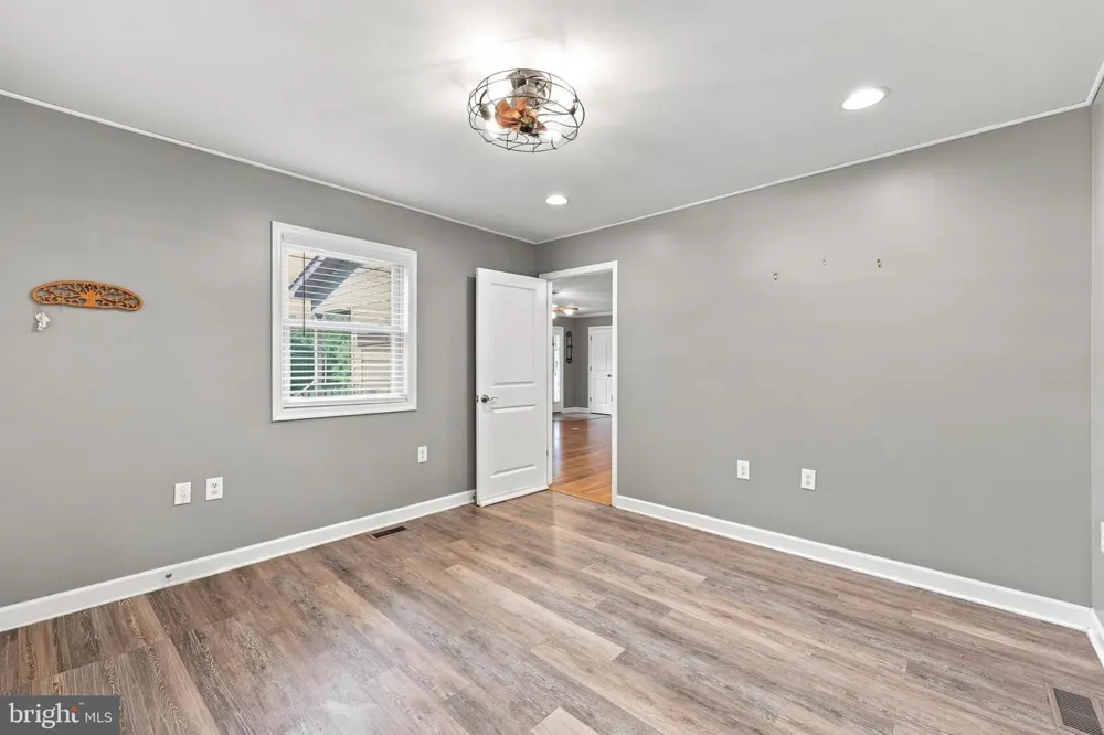 1960 SILER ROAD Winchester, VA 22603