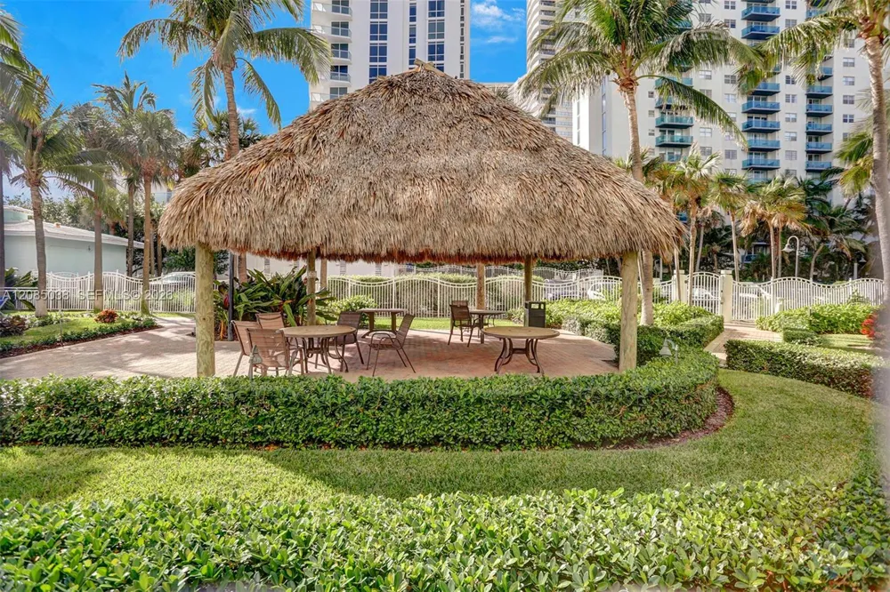 3901 S Ocean Dr #11L Hollywood, FL 33019
