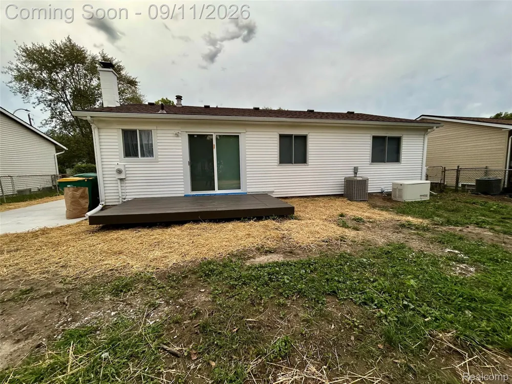 15460 Collins Street Romulus City, MI 48174