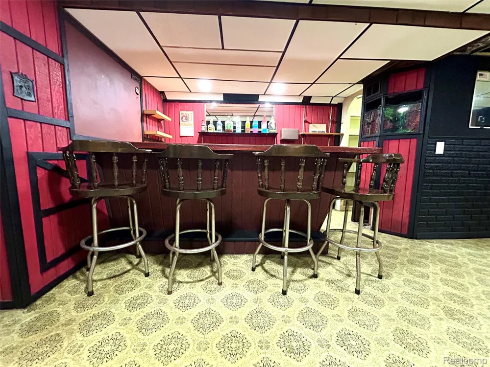 15460 Collins Street Romulus City, MI 48174