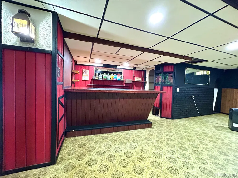 15460 Collins Street Romulus City, MI 48174